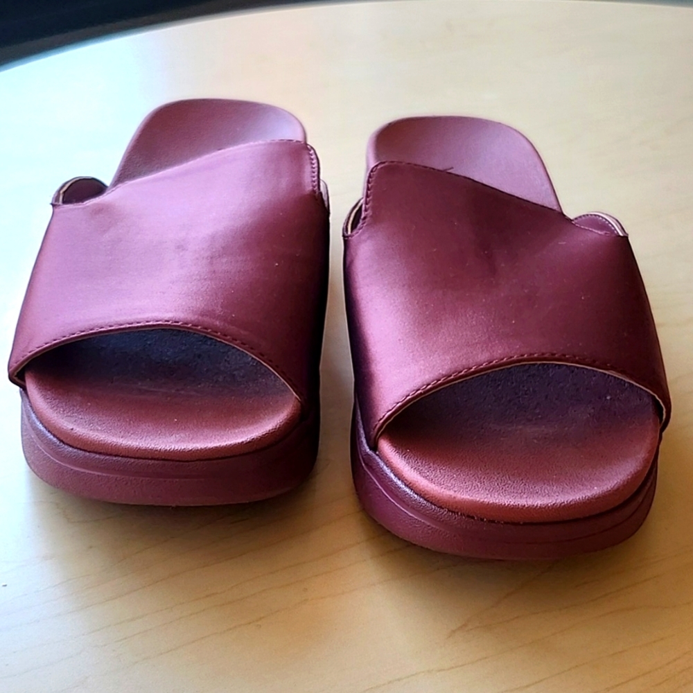 Vionic Monica platform sandal